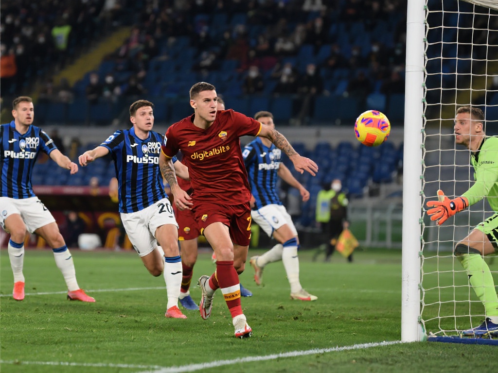 纳西鲁丁·哈卡尼：一位传奇人物的崛起